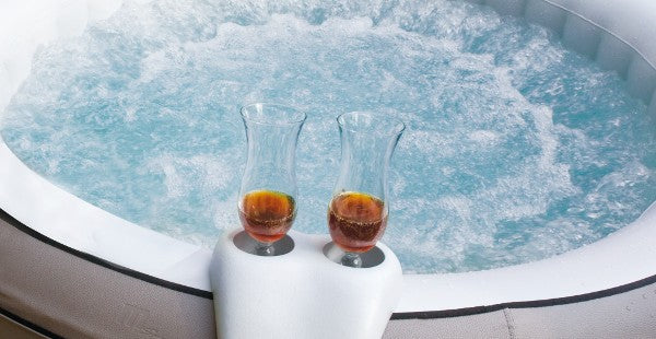 Set Composto Da 2 Poggiatesta + 1 Porta Bevande