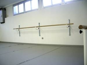 Sbarra danza a parete completa regolabile da 4,85 mt Art G 407 + G 405/5