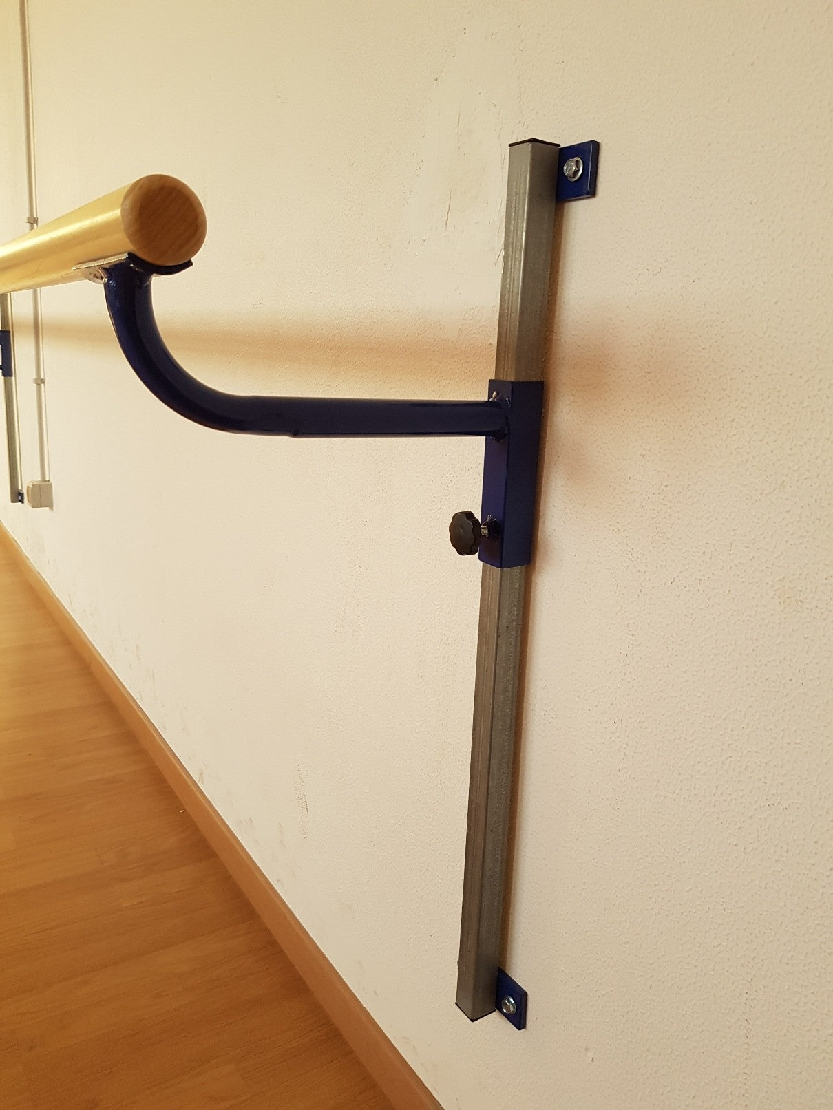 Sbarra danza completa a parete regolabile vivisport metri 3 colore grigio 2 supporti 1573 + sbarra 1577