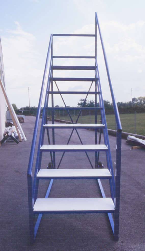 Scala giudici e cronometristi a 8 posti ART. 3098