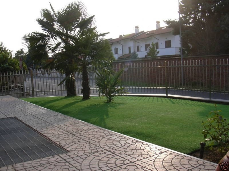 Erba sintetica eco garden rotoli m.30x4 con sottofondo in gomma espansa standard normale costo mq.