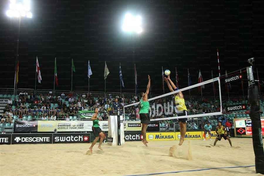 Impianto in acciaio a telescopio dotato di 6 pali in legno mod. Montecarlo.