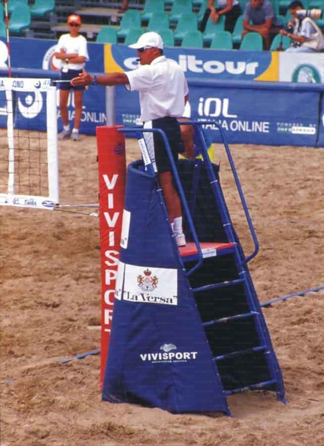 Seggiolone arbitro chiudibile piano in alluminio antiscivolo Art 5543