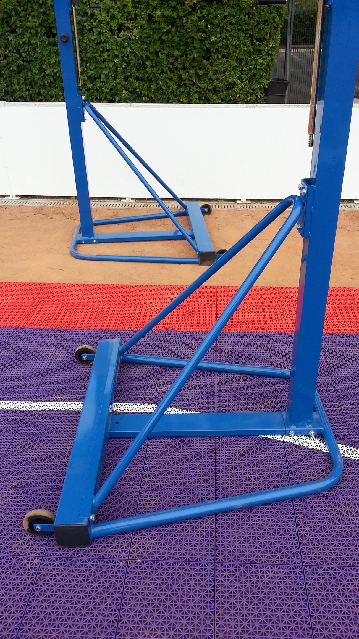 Mezzo impianto basket trasportabile Art. B 649/1 con tabellone per esterno