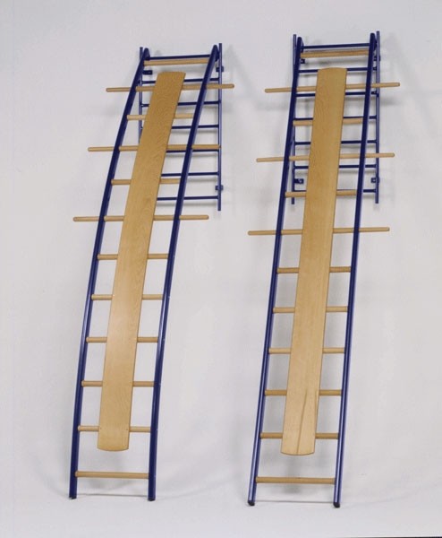 Scala ortopedica Sport System curva da fissare a parete, montanti di acciaio e pioli di faggio Art. S01054