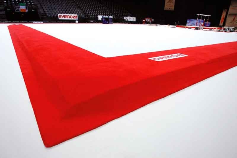 Pedana per allenamento corpo libero e ginnastica artistica con dimensioni mt 14x14, spessore mm 35, in rotoli da cm 200 S00216