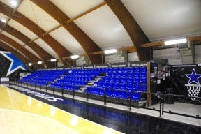 Tribuna fissa per interni Art. C7 struttura acciaio verniciato esempio 78 posti, mt 10 gradoni 4