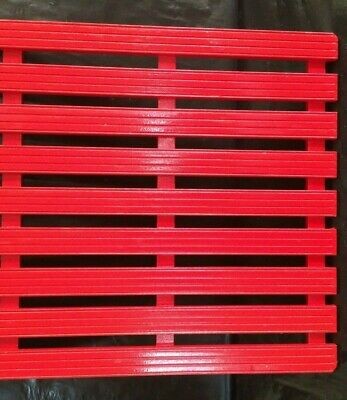 PEDANE DOCCIA POGGIAPIEDI PVC CM 50x50 IMBALLO 10 PZ MOD MART color Rosso