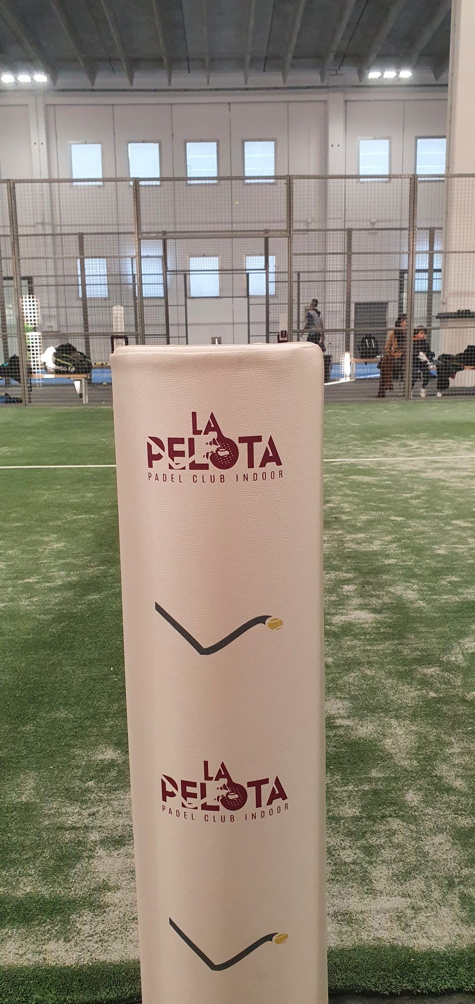 Protezioni porta ingresso campi Padel Antinfortunistiche tonde mod Pelota costo cadauno sagomate