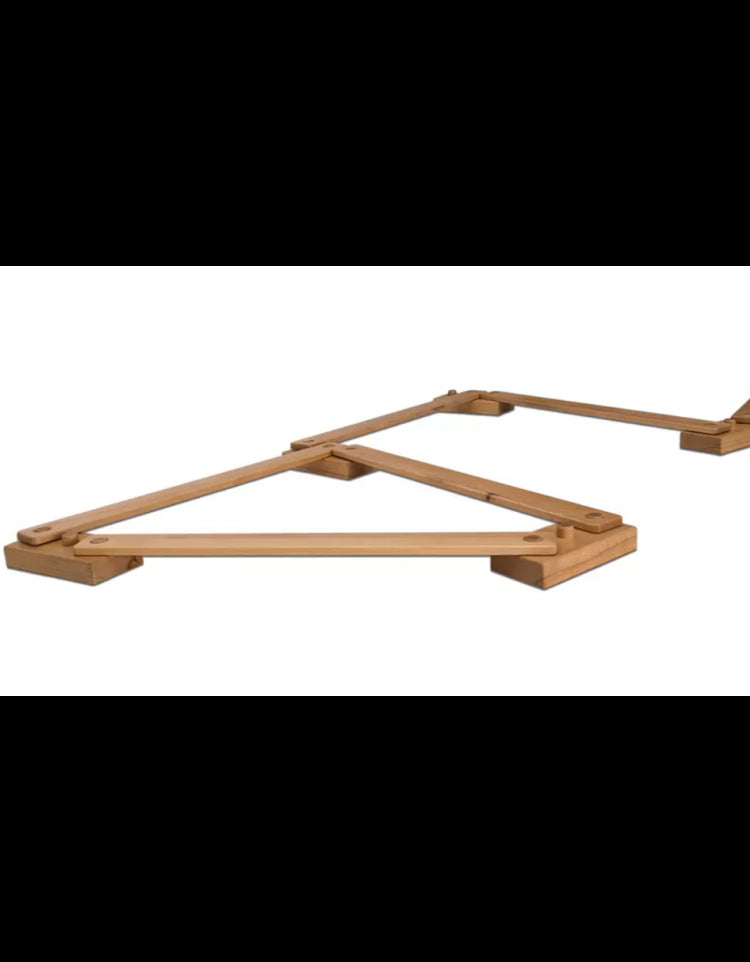 Percorso di equilibrio in legno, componibile attraverso 5 supporti e 5 assi S01148