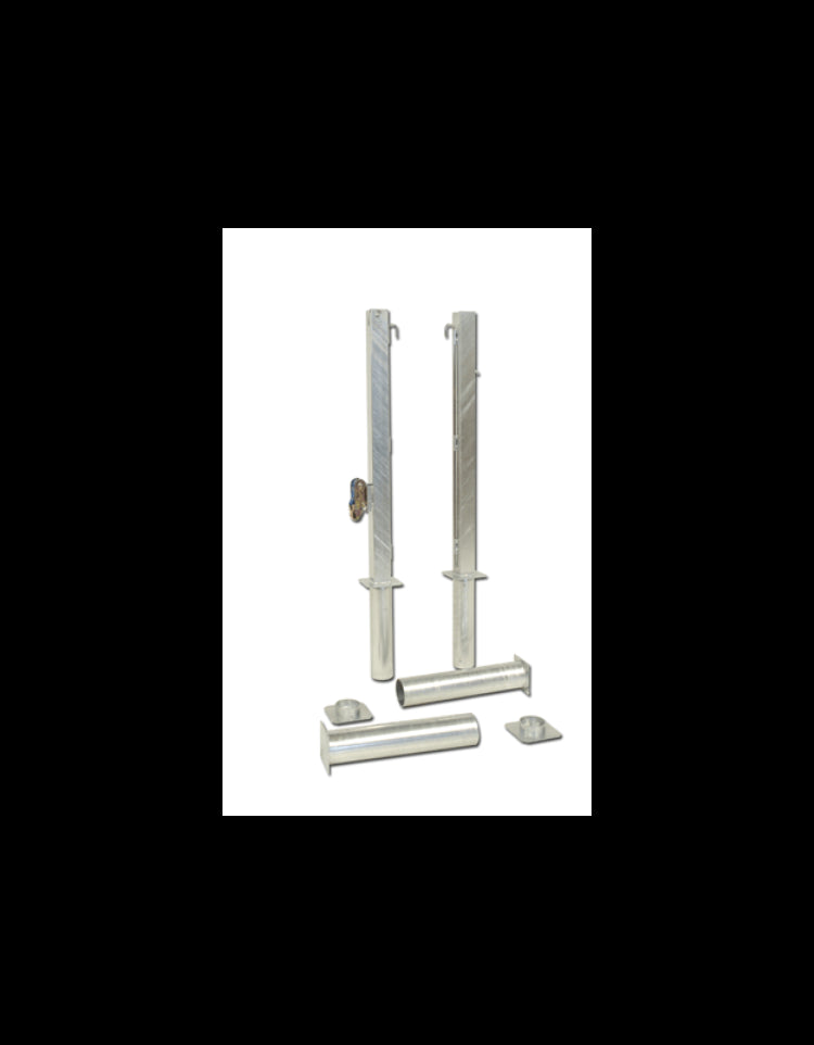 Coppia pali tennis monotubolari in acciaio zincato a sezione quadrata con dispositivo tendirete e bussole S04858