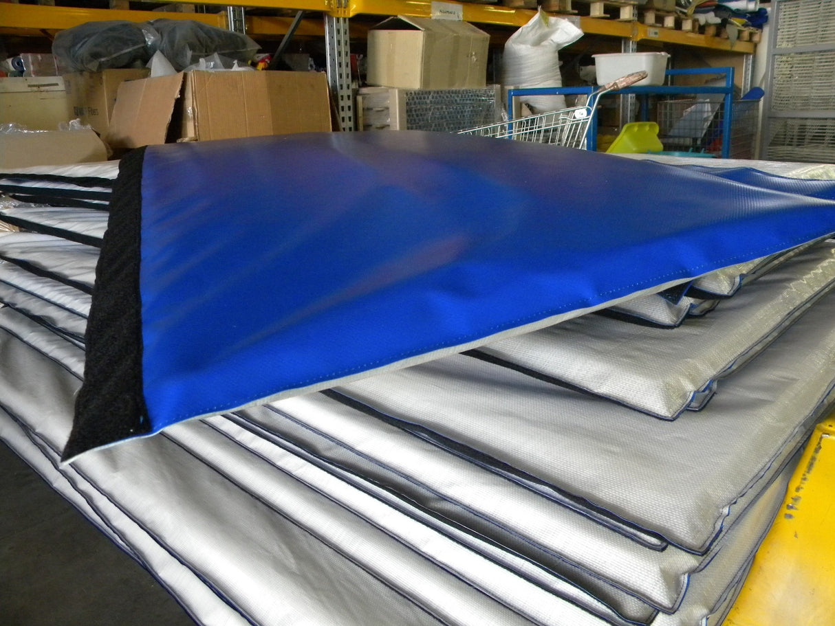Protezioni per Colonne e/o Pali DIAMETRO FINO A MM 90,H M 2,00 CON VELCRO CAD.