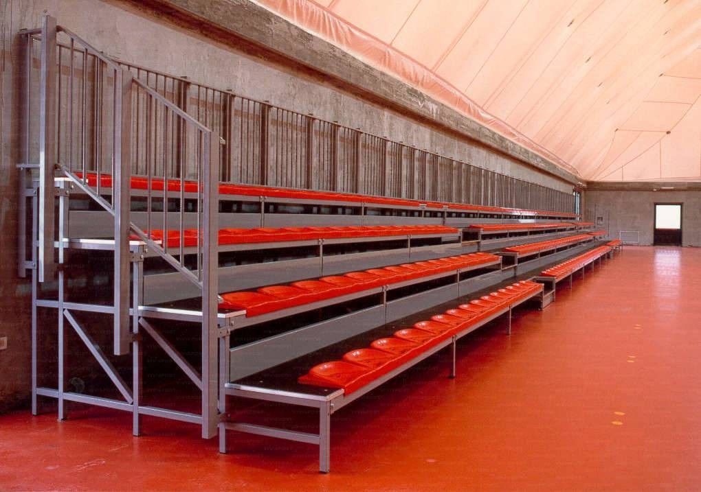 Tribuna fissa zincata per esterno art. 8500 ESEMPIO COSTO TRIBUNE DA MT 12 X 4 FILE