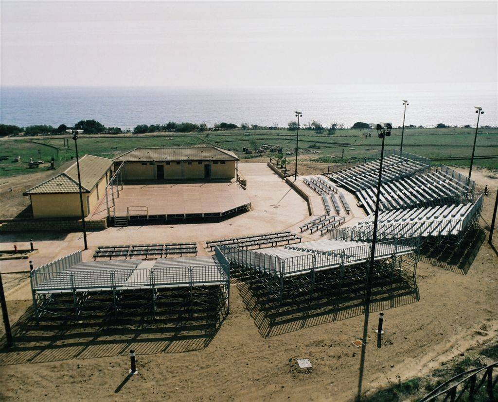 Tribuna fissa zincata per esterno art. 8500 ESEMPIO COSTO TRIBUNE DA MT 12 X 4 FILE