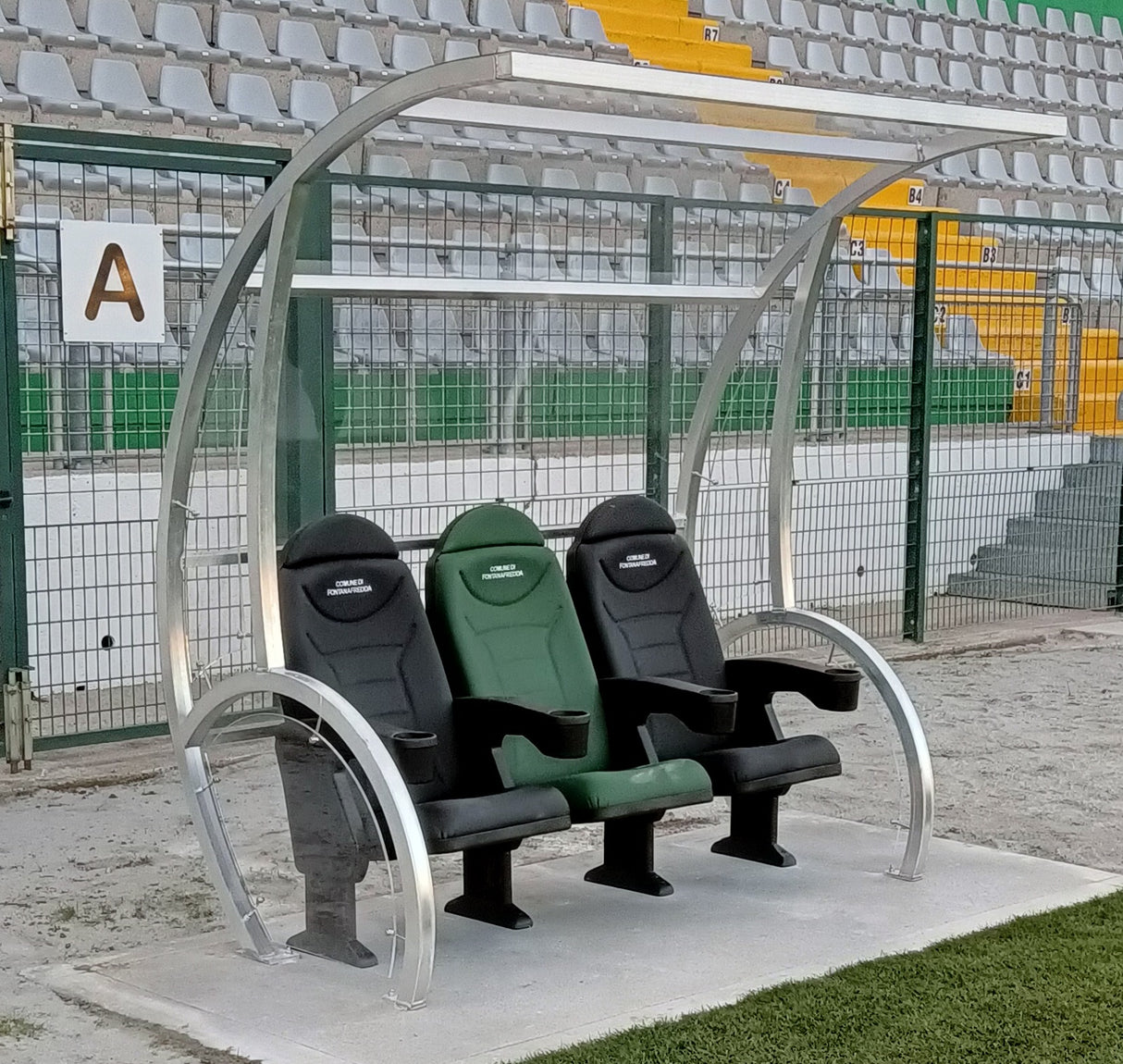 Panchina allenatori modello "World Cup", sedute con scocche o sedili VIP ART. 6207