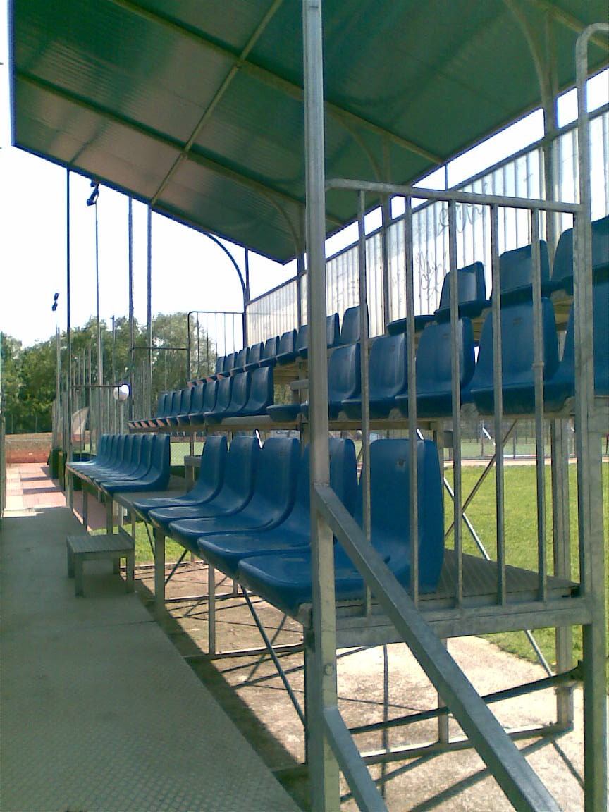 Tribuna Spettatori completa senza copertura in acciaio zincato a caldo si realizza su misura richiedere preventivo costo al mtl