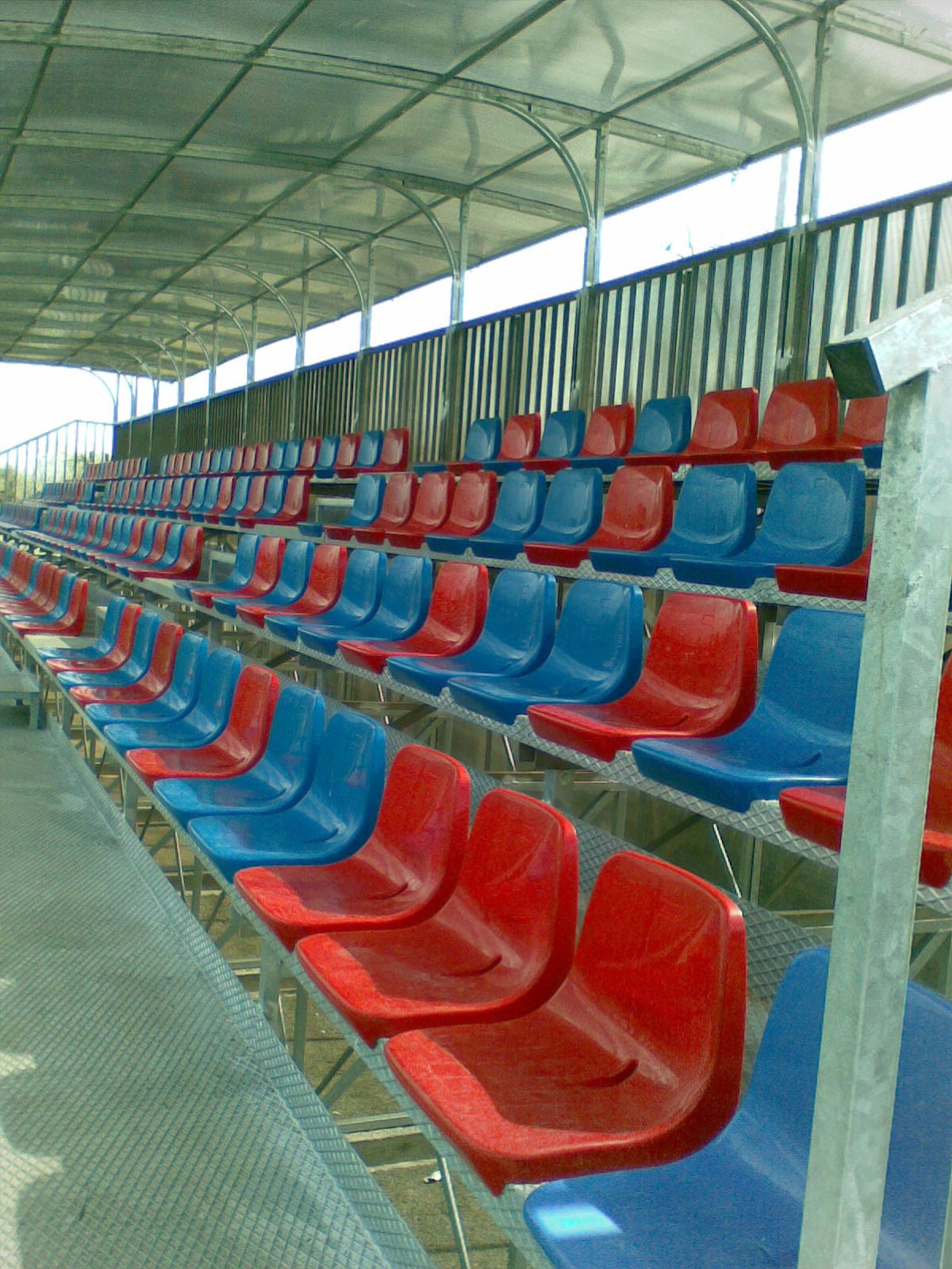 Tribuna Spettatori completa senza copertura in acciaio zincato a caldo si realizza su misura richiedere preventivo costo al mtl