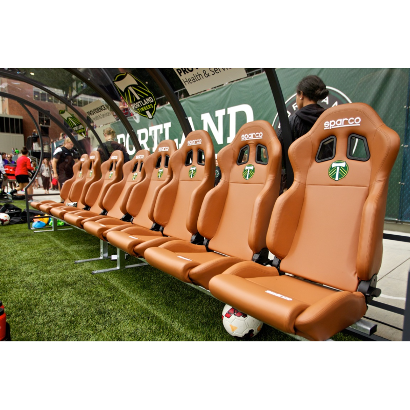 Panchina allenatori in acciaio zincato con sedute in pelle Art. F 792