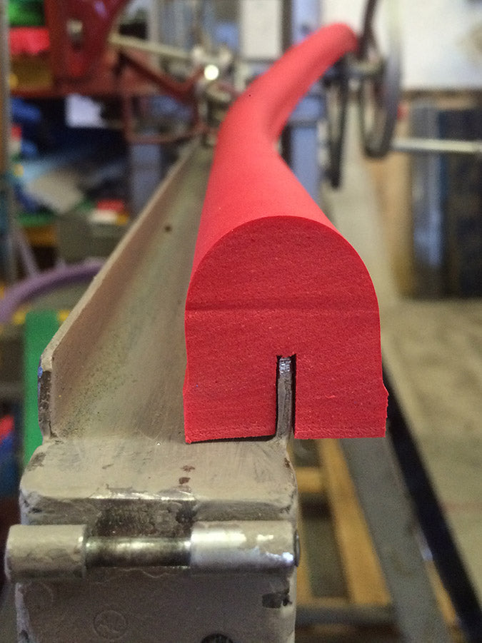 Paraspigoli Hot Dog “anti-spigolo” Sezione a "U" spessore 28mm larghezza 30 mm