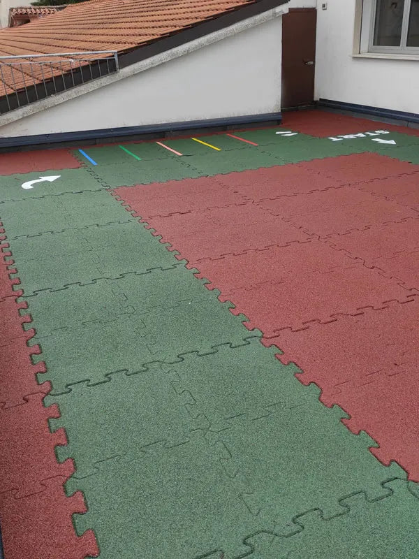 Quadrio 20 mm Pavimentazione componibile e autobloccante composta da piastre ad incastro a coda di rondine