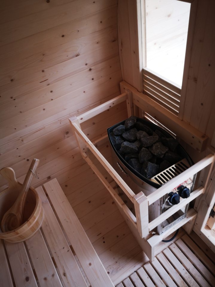 Sauna Gaïa Nova - Spruce FS da 6 posti a sedere Tecnologia a vapore Cod. SN-B200E Disponibile dal 05/06/2026