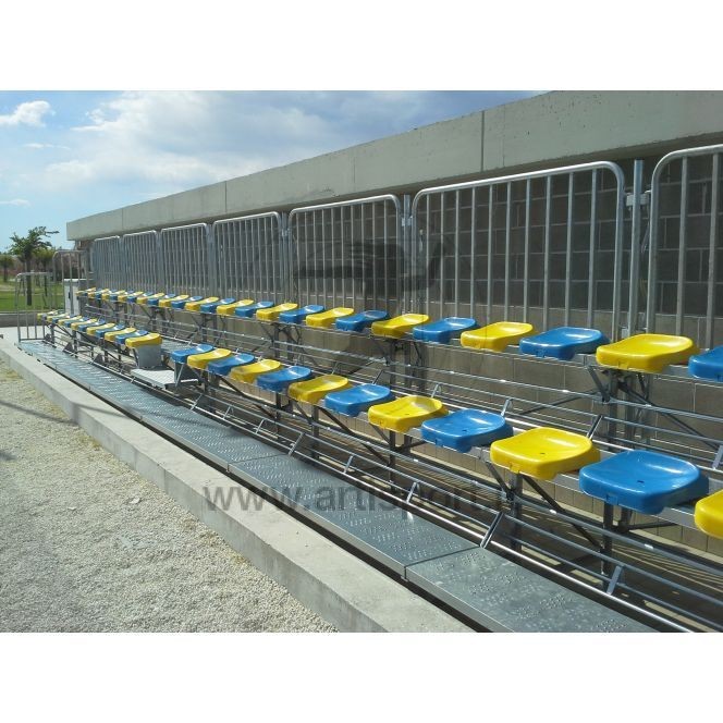 Tribuna fissa per esterno Art. C6 Posti a sedere 32 su  sedute scocca in PVC schienale basso