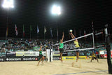 Impianto Beach Volley  in acciaio a telescopio con bussola tridimensionale a norma F.I.V.B. dotato di 6 pali in legno mod. Montecarlo Art. 5500