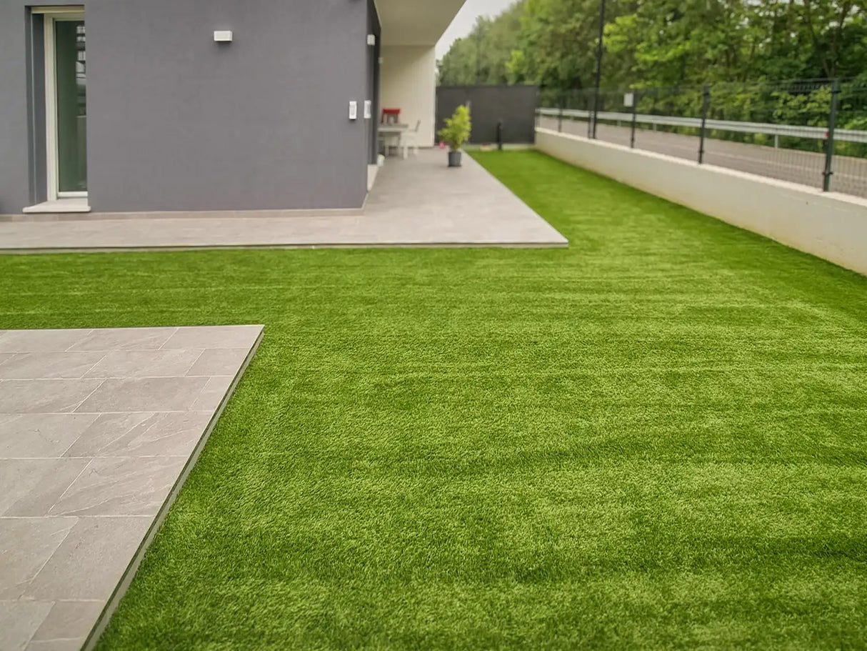 ERBA SINTETICA PER GIARDINI, TERRAZZI E AREE ESTERNE SafeLog