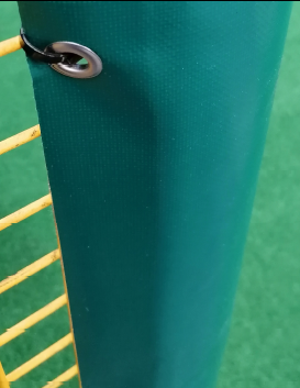PROTEZIONI per CAMPI DA PADEL Protezioni con imbottitura e rivestimento in pvc lavabile per ingressi e pali rete dei campi da padel