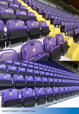 M2012 – Seduta ribaltabile su Panca/Trave Metallica per stadi e impianti sportivi  Omologata FIBA e conforme alle ultime disposizioni FIFA e UEFA; rispondente alle normative Europee UNI EN 13200-1-4