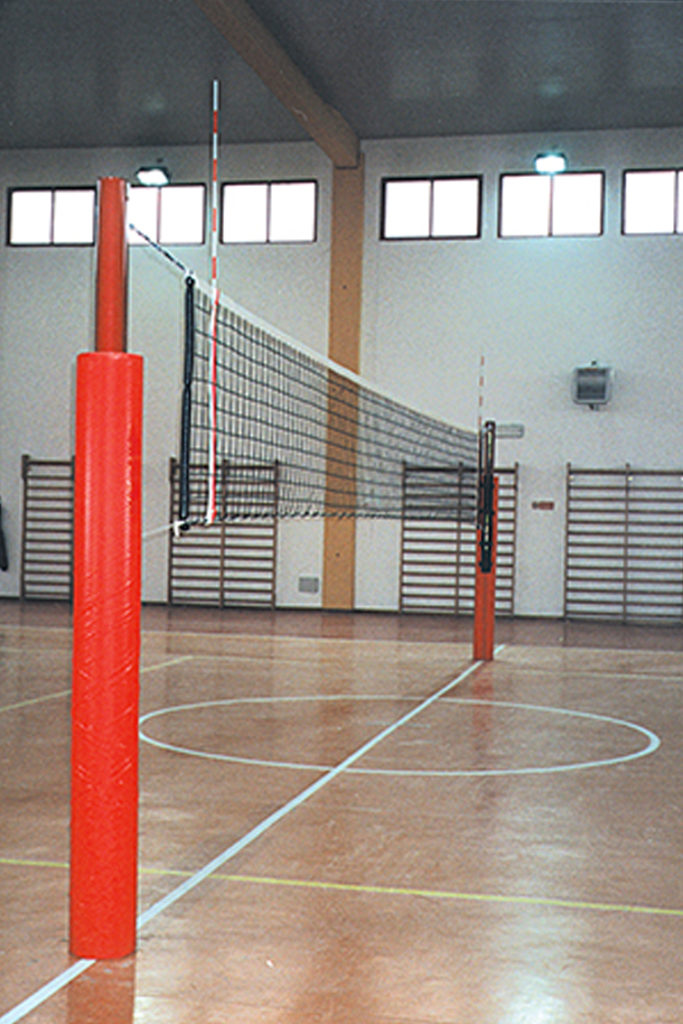 Impianto pallavolo in tubo di alluminio a sezione ovoidale completo di Bussole e Tendirete Art. P10/2