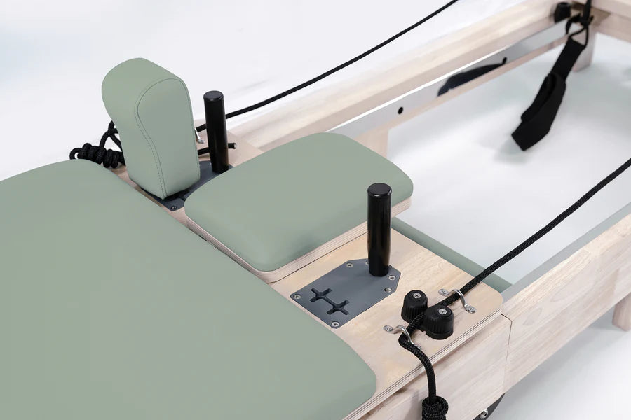 Liveness Reformer in legno di quercia naturale pieghevole Green Tea PTX-3000G