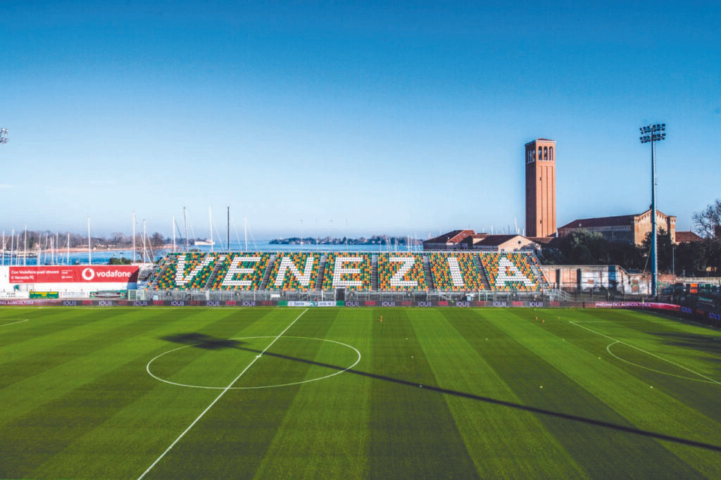 Seduta monoblocco per impianti sportivi e stadio M2009 M2009 SMALL profondità cm 30