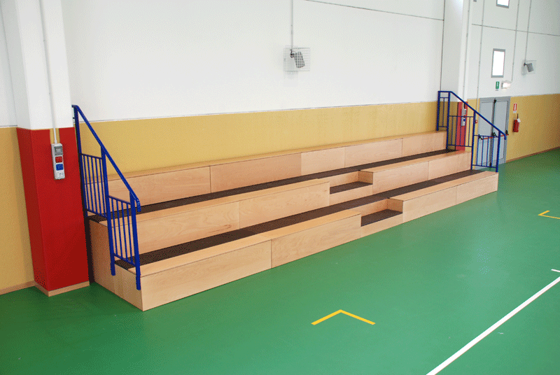 Tribuna fissa per interni struttura acciaio verniciato piani seduta legno o scocche Art. S07652 Costo al mtl
